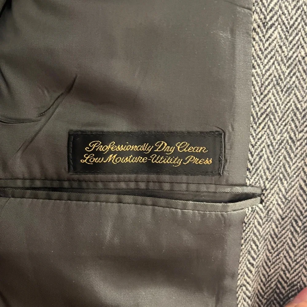 Hart Schaffner Marx Mens 44R Herringbone Sport Coat Grey Black Blazer 2 Button